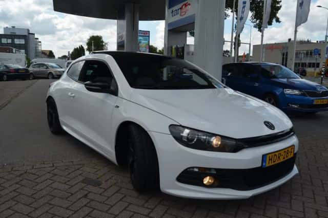 Volkswagen Scirocco (2018) thumbnail 4