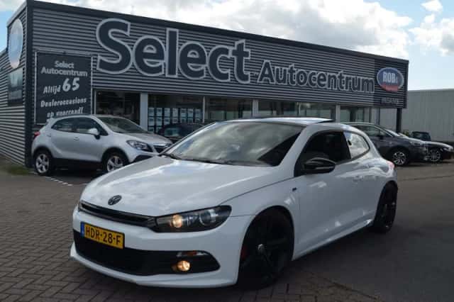 Volkswagen Scirocco (2018) thumbnail 6