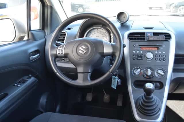 Suzuki Splash (2012) thumbnail 2