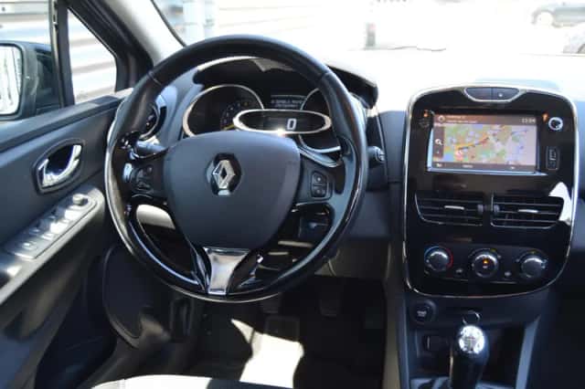 Renault Clio (2014) thumbnail 2
