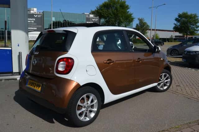 Smart Forfour (2015) thumbnail 5