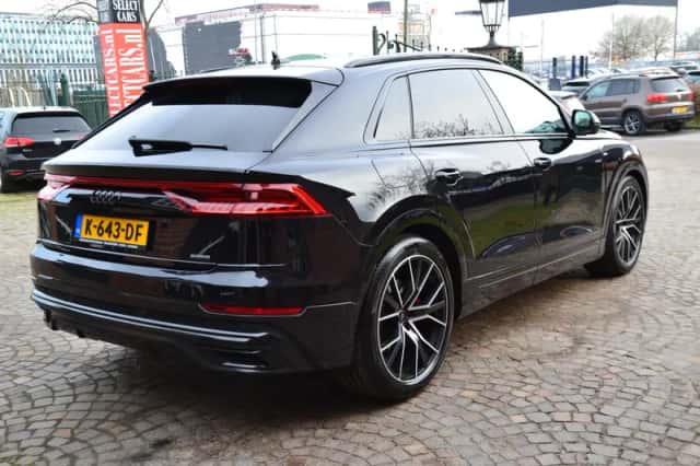 Audi Q8 (2018) thumbnail 5