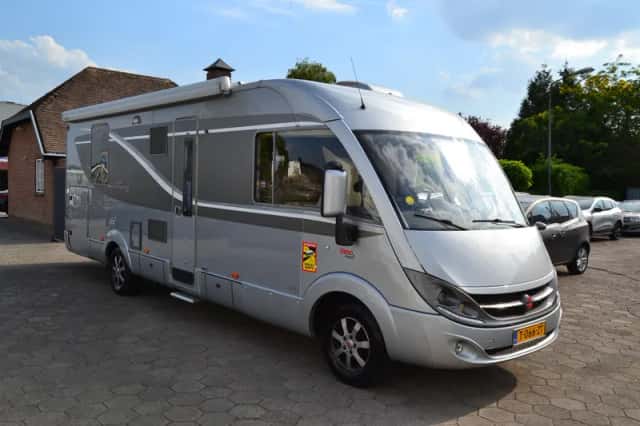 Bürstner BU I800 (2012) thumbnail 1