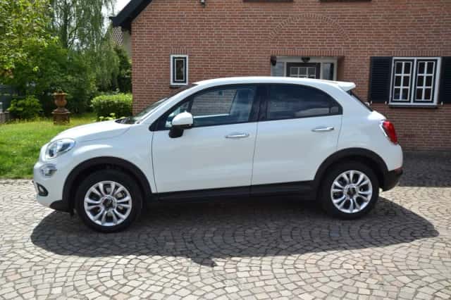 Fiat 500 (2015) thumbnail 2
