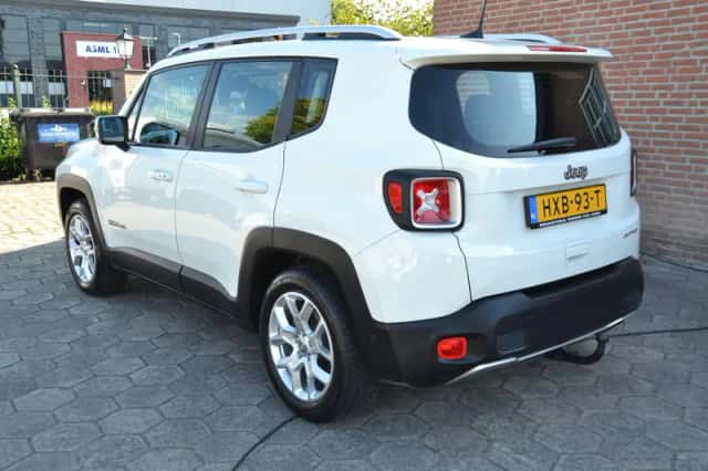 Jeep Renegade (2018) thumbnail 2