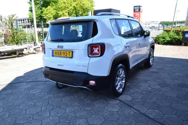 Jeep Renegade (2018) thumbnail 3