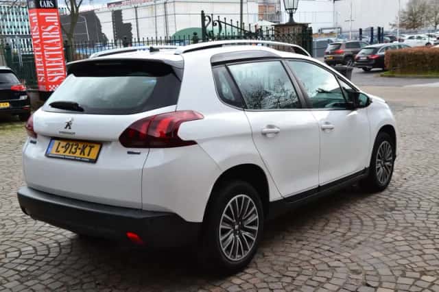 Peugeot 2008 (2017) thumbnail 5