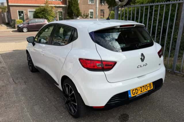 Renault Clio (2015) thumbnail 5
