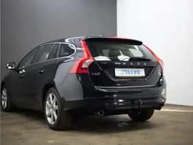 Volvo V60 (2017) thumbnail 5