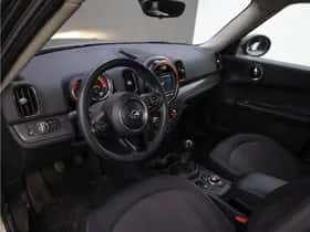 MINI Countryman (2018) thumbnail 2