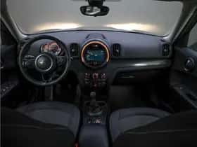 MINI Countryman (2018) thumbnail 6