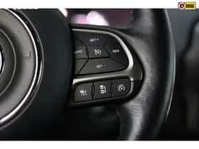 Jeep Renegade thumbnail 8