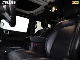Jeep Wrangler (2022) thumbnail 2