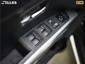 Mitsubishi Outlander (2012) thumbnail 28