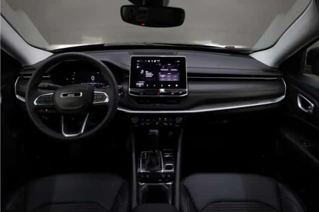 Jeep Compass (2023) thumbnail 2