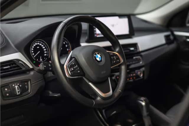 BMW X2 (2021) thumbnail 2