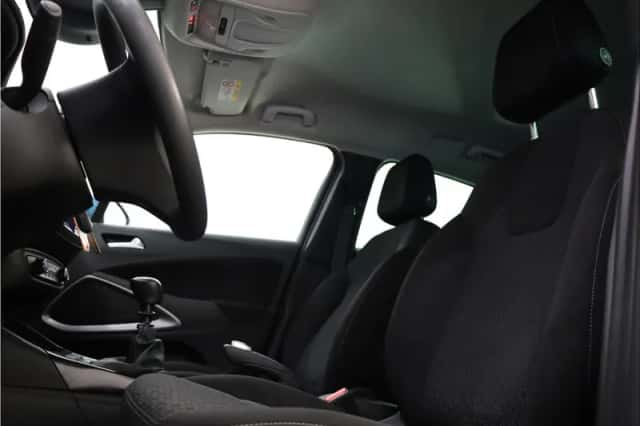 Opel Crossland X (2019) thumbnail 2