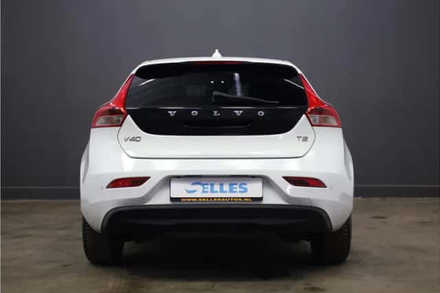 Volvo V40 (2015) thumbnail 5