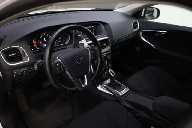 Volvo V40 (2015) thumbnail 6