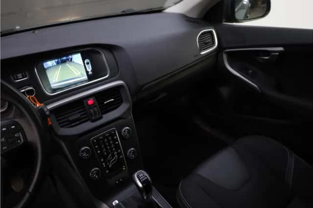 Volvo V40 (2017) thumbnail 5