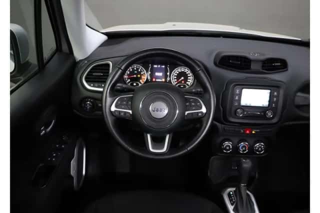 Jeep Renegade (2017) thumbnail 2