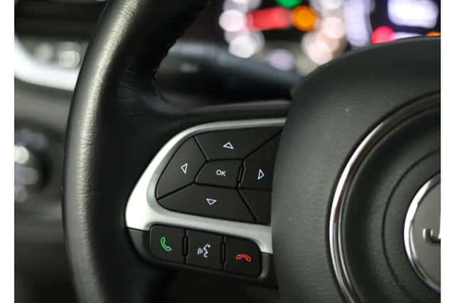 Jeep Renegade (2017) thumbnail 6