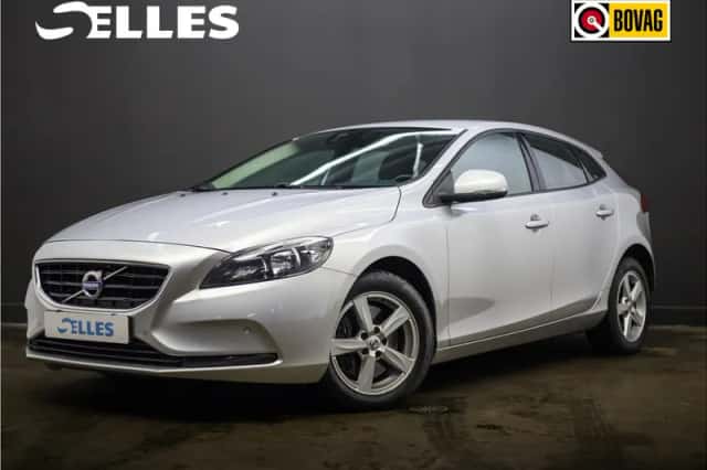 Volvo V40 (2017) thumbnail 1