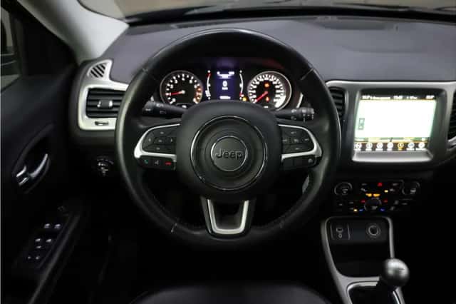 Jeep Compass (2019) thumbnail 2