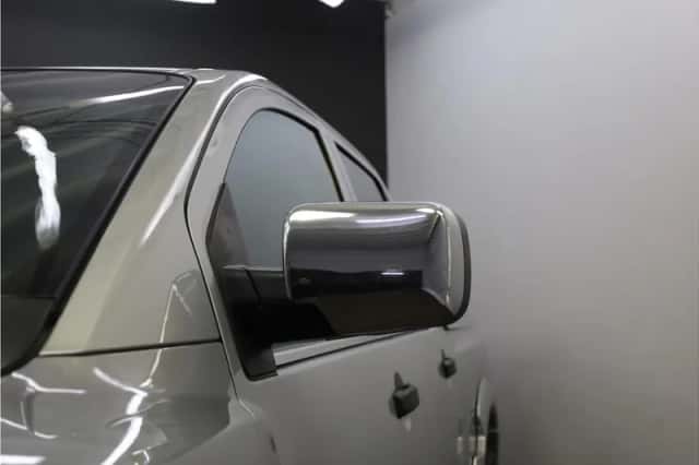 Nissan Titan (2011) thumbnail 5
