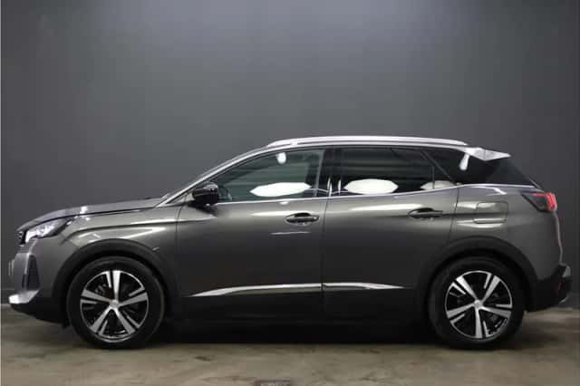 Peugeot 3008 (2022) thumbnail 4