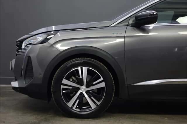 Peugeot 3008 (2022) thumbnail 6