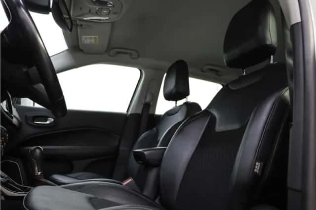 Jeep Compass (2020) thumbnail 2