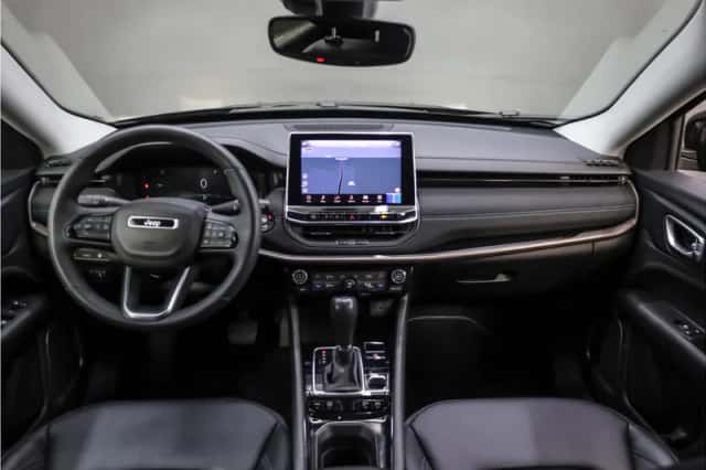 Jeep Compass (2022) thumbnail 2