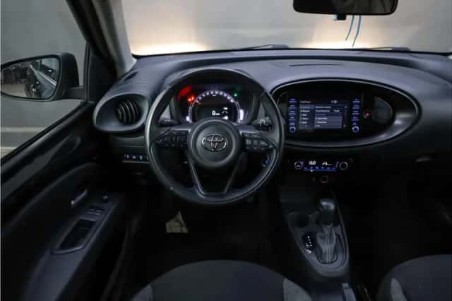 Toyota Aygo X (2022) thumbnail 2