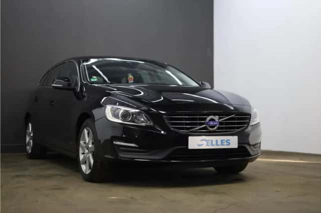 Volvo V60 (2017) thumbnail 4