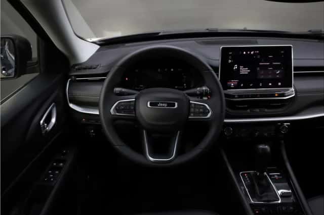 Jeep Compass (2023) thumbnail 2