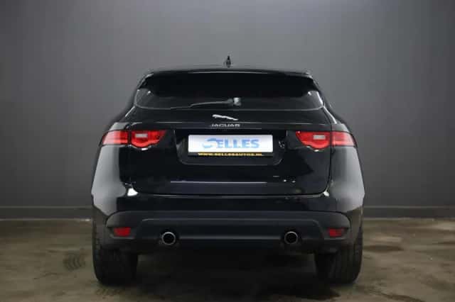 Jaguar F-Pace (2016) thumbnail 6