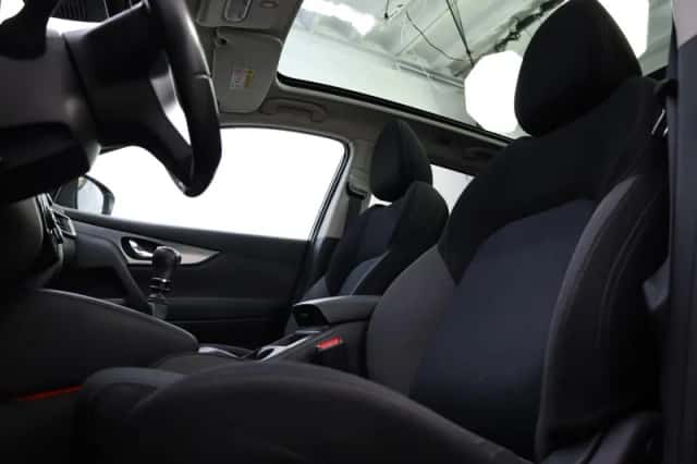 Nissan Qashqai (2019) thumbnail 2