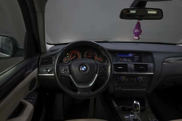 BMW X3 (2011) thumbnail 2