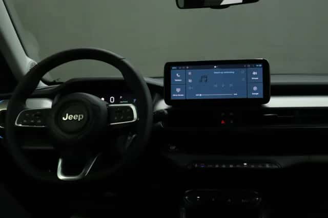 Jeep Avenger (2025) thumbnail 2