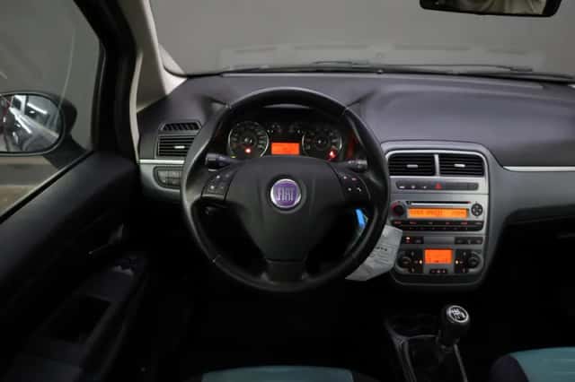 Fiat Grande Punto (2008) thumbnail 2
