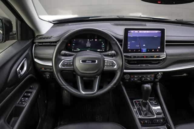 Jeep Compass (2023) thumbnail 2