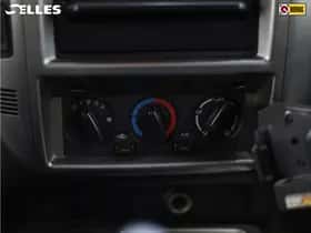 Nissan Patrol (2005) thumbnail 17