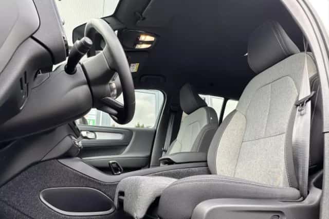 Volvo XC40 (2025) thumbnail 6