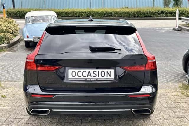 Volvo V60 (2018) thumbnail 3