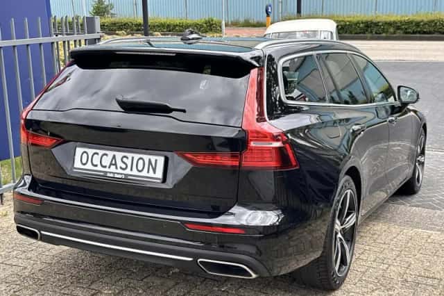 Volvo V60 (2018) thumbnail 4