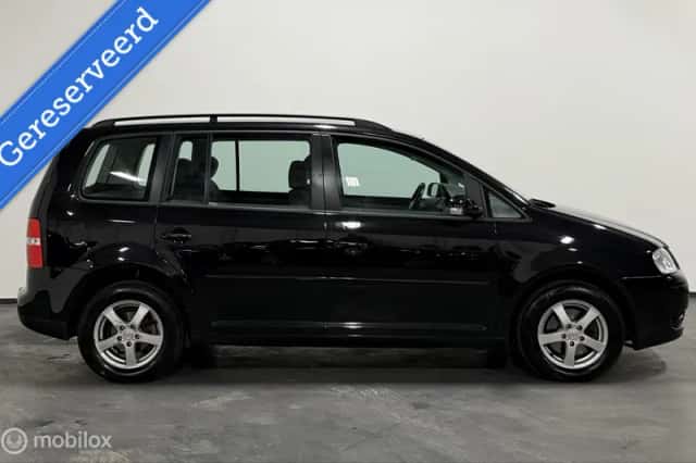 Volkswagen Touran (2005) thumbnail 5