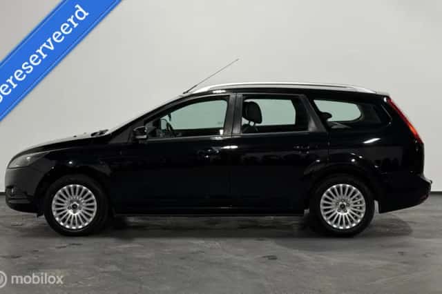 Ford Focus (2009) thumbnail 4