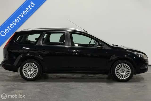 Ford Focus (2009) thumbnail 5