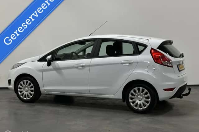 Ford Fiesta (2016) thumbnail 5